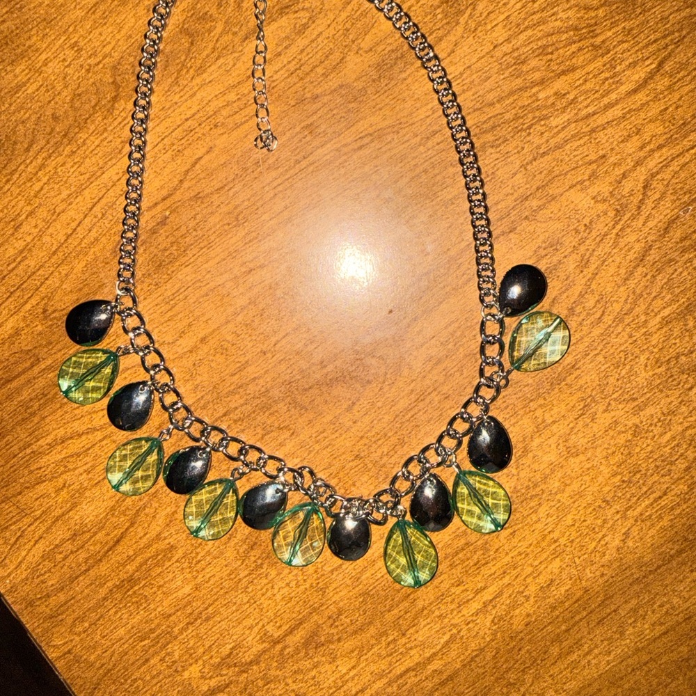 Necklace: Green and Silver Necklace